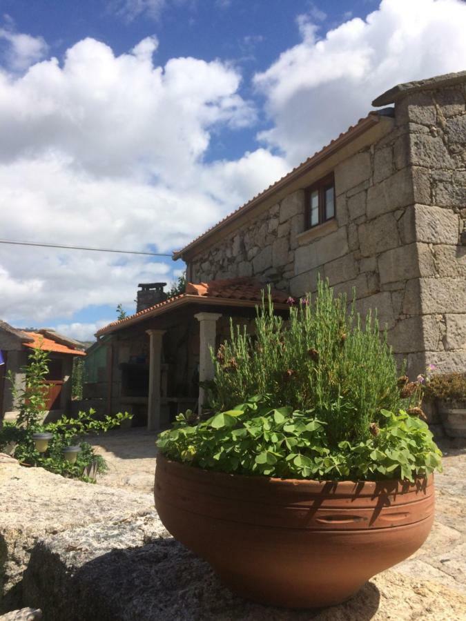 Hostal Refugio Dos Cregos Riba de Mouro Exterior foto